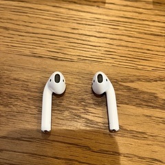 AirPods 第二世代　Lightning充電ケーブルありの画像