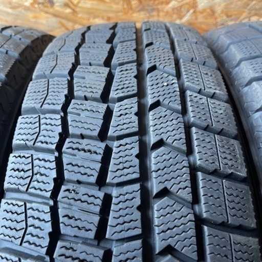 極上タイヤ　DUNLOP ダンロップ　WM01 175/65R15 スタッドレス タイヤ　2017年製　15インチ