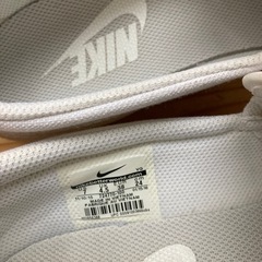 受付終了　NIKEスリッポン24センチの画像