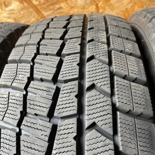 極上タイヤ　DUNLOP ダンロップ　WM02 225/60R17 スタッドレス タイヤ　2018年製　17インチ