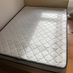 無料！！　ダブルベット（収納　コンセント着き）　マットレス着きの画像