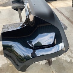 ヤリスクロス　リアバンパーの画像