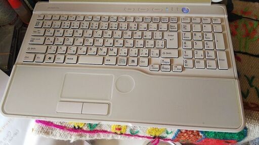 富士通　LifeBook AH54/G Core i5 人気のアーバンホワイト