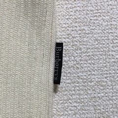 YM227-39 Burberrys バーバリー ニット ベスト ユニセックス 白 アイボリー 古着 Vネックの画像