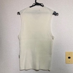 YM227-39 Burberrys バーバリー ニット ベスト ユニセックス 白 アイボリー 古着 Vネックの画像