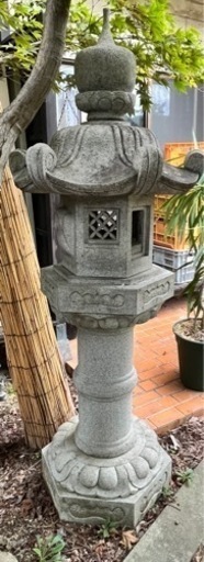 灯篭　庭石　庵治石　庭園