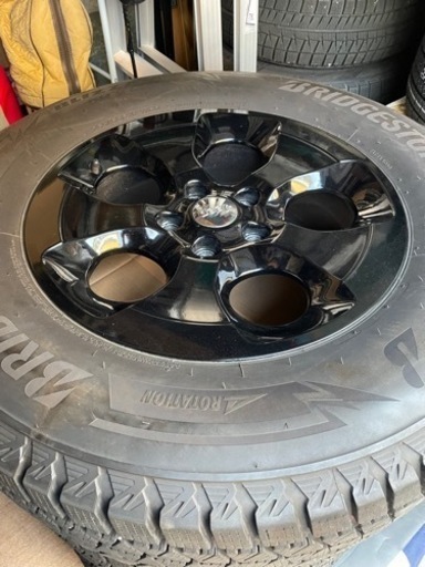 ジープ ラングラー純正ホイール ブリヂストン　BLIZZAK DM-V3 265/65R18 中古