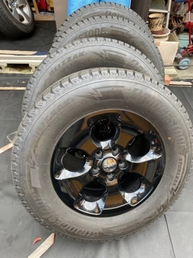 ジープ ラングラー純正ホイール ブリヂストン　BLIZZAK DM-V3 265/65R18 中古