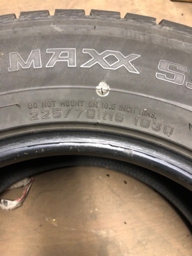 225/70R16 スタッドレスタイヤ4本セット