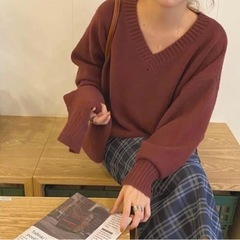 木曜まで！韓国　★ テラコッタ　Vネックニットの画像