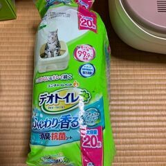 【再値下げ！】猫のトイレ＋交換用シーツのセットの画像