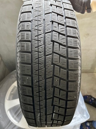 冬タイヤ215/65R 16ヨコハマアイスガード