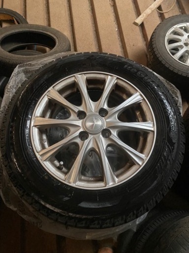 スタッドレス　ヨコハマ　14インチ