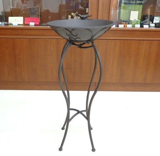 千歳市/恵庭市 バードフィーダー アイアン ガーデニング インテリア 花台 餌台