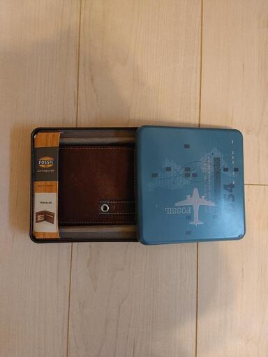 新品　フォッシル　お札名刺カード入れ