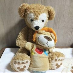赤ちゃんグッズにいかがですか？  ●美品 ダッフィー ぬいぐるみ ＆ かわいい ライオン指人形　他の画像