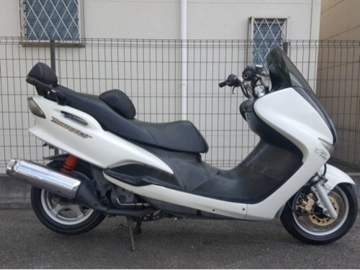 【マジェスティ125FI 白】☆比較的に外装が奇麗な1台です☆定番のバーハンドル