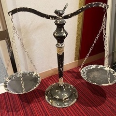 天秤オブジェの画像