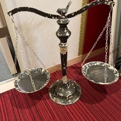 天秤オブジェの画像