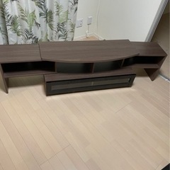 伸縮タイプのテレビ台　最長200㌢　最短110㌢