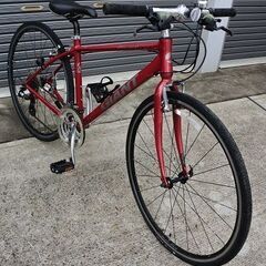 GIANT ESCAPE R3(ジャイアント エスケープR3)レッド【2015-16年】　安心の定番クロスバイク！　変速：2×8ｓ　サイズ：XS　格安！の画像