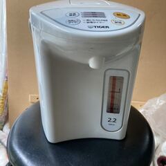 TIGER タイガー 湯沸かし ポット まほうびん 2.2L P...