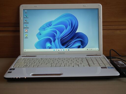 【SSD256GB搭載WIN11Pro64bit 東芝 Dynabook EX/56MWH Core-i3/ﾒﾓﾘ4GB/Office365】