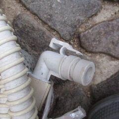 風呂の水を洗濯機に水を入れるポンプに使うホースの画像