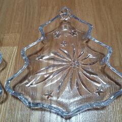 ガラス小皿　２枚セット　　プレート　　クリスマスツリー型の画像