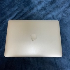 MacBook Air  と　ipad第8世代の画像