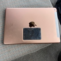 MacBook Air  と　ipad第8世代の画像