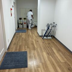【きれいなオフィスビル清掃】フルタイム月～金／日給8,800可能！（賞与あり）／女性活躍中！の画像