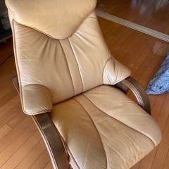 値下げしました！本革回転座椅子の画像