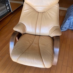値下げしました！本革回転座椅子の画像
