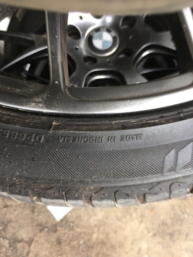 BMW 3シリーズに履いてました。