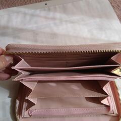 セシルマクビー長財布の画像