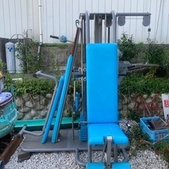 【筋トレ】【配送100km以内無料 】トレーニングマシン　コンビ...