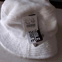 adidasの帽子の画像