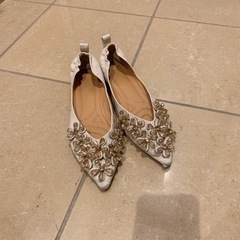 【お急ぎください】ぺたんこパンプス23.5cm ホワイト