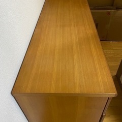 素材のしっかりしたチェストの画像