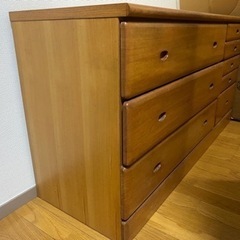 素材のしっかりしたチェストの画像