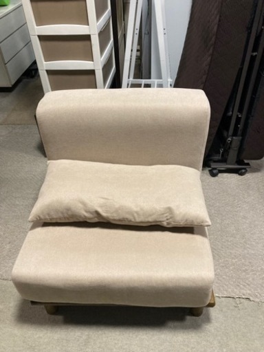コンディション良好！ ローソファー 76cm幅  一人掛け 一人暮らし スリム おしゃれ おしゃれ家具 北欧 ベージュ 北欧 ファブリック ナチュラル