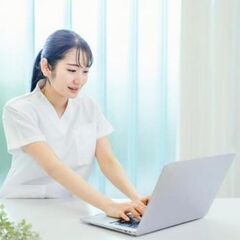 クリニックでの内視鏡洗浄スタッフ