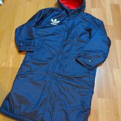 adidasベンチコート