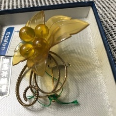 べっこう　ブローチ　　お花の画像
