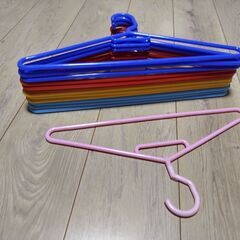 プラスチックハンガー　13個
