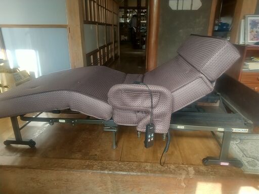 電動リクライニングベッド　アテックス製品  保管上早く処理したいので値下げしました。