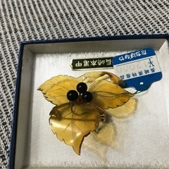 べっこう　ブローチ　花の画像