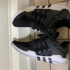 Adidas EQT シューズの画像