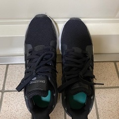 Adidas EQT シューズの画像